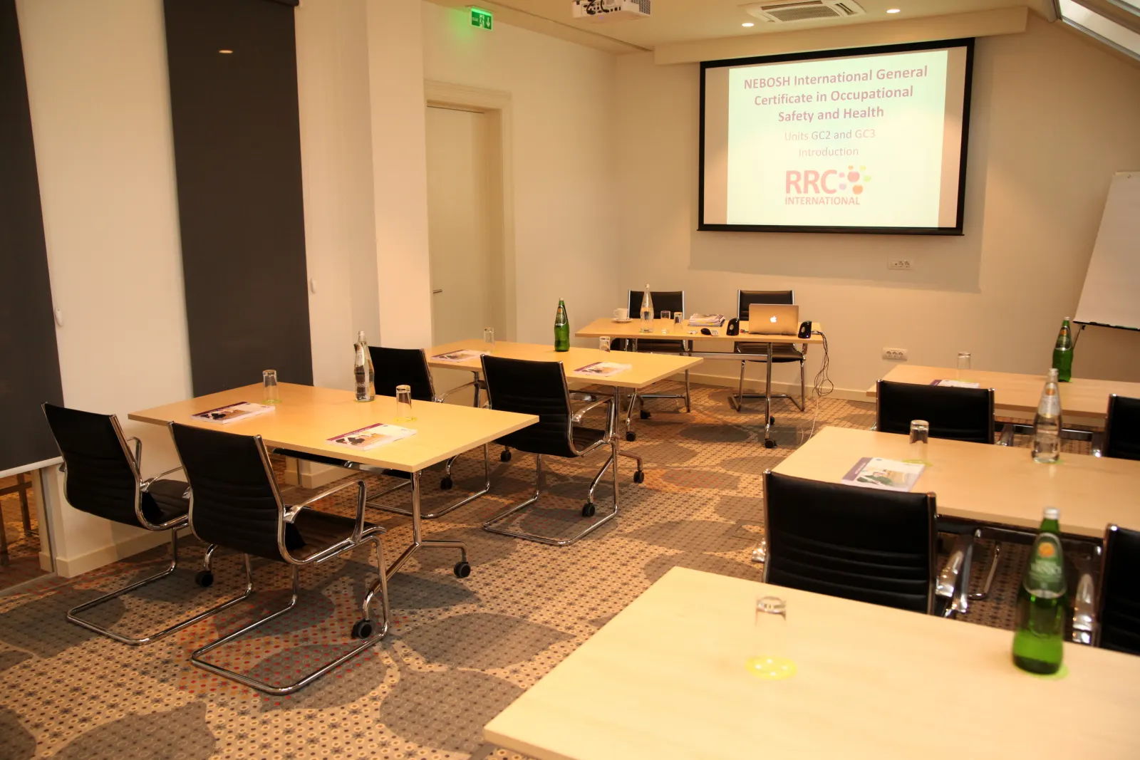 HSE Training course session and participants — photograph 19